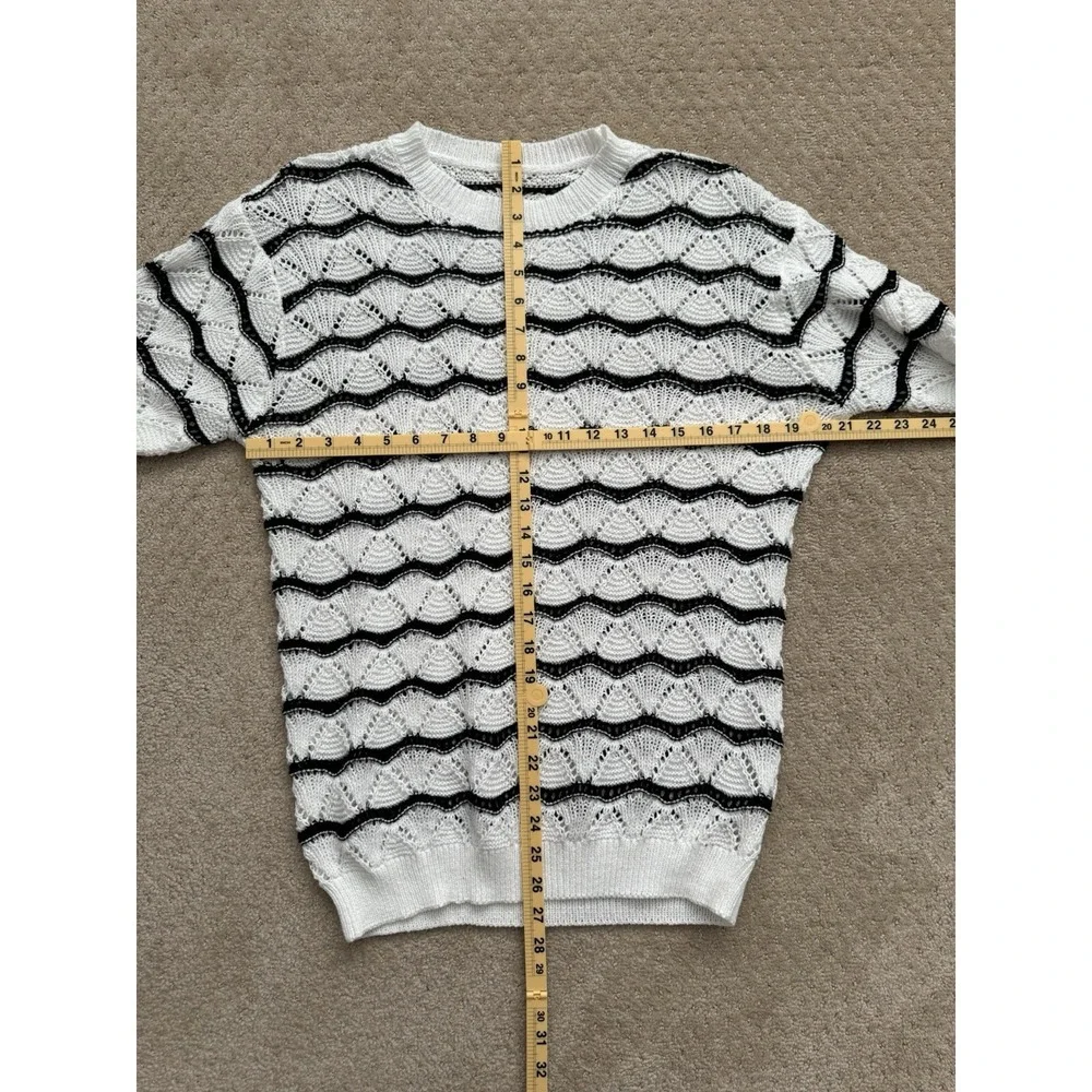 Wave Sweater Mens's Black & White Pullover Short Sleeve Knit Top-SMALL
